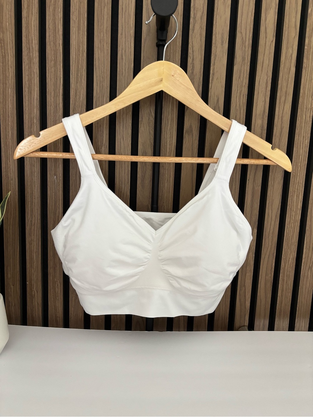Genie Bra White Seamless Adjustable Strap Comfort Bralette 38 C/D